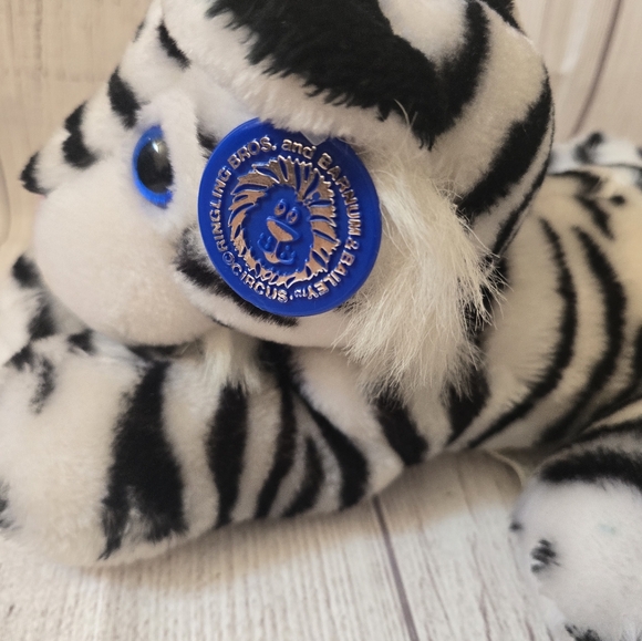 Ringling Brothers Bros and Barnum Bailey Circus Plush White Tiger Bengal Plush - Picture 3 of 8